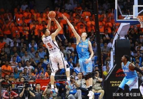 人注目的瞬 人注目的瞬