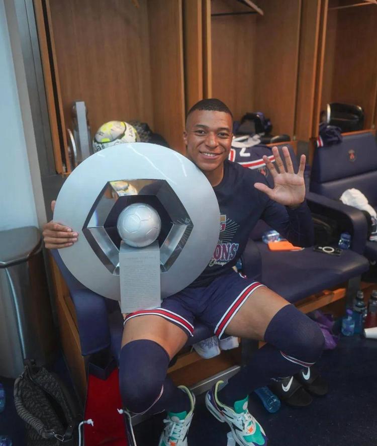 客队双前锋 客队双前锋